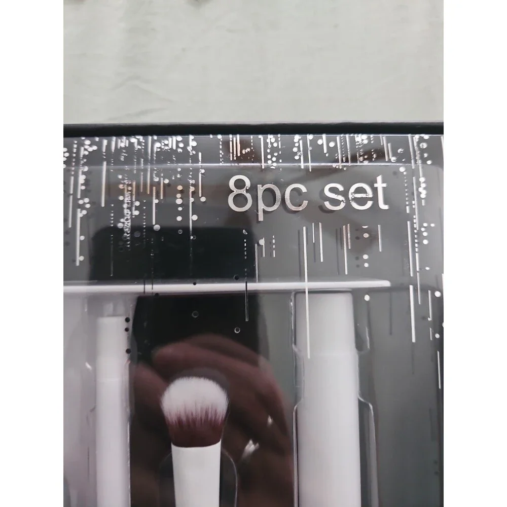 Premium Professional Cosmetic Magnet Brush Gift Set with Standing Holder, White